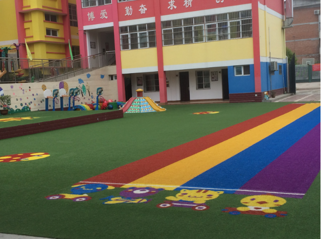 幼兒園草坪場(chǎng)地鋪設(shè)對(duì)地基有何要求
