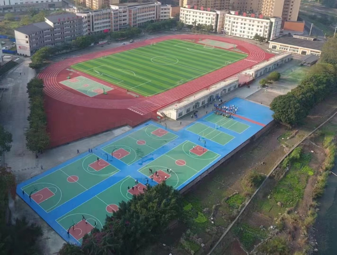 標準塑膠跑道